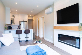 New 1 Bed Condo with Mtn Views